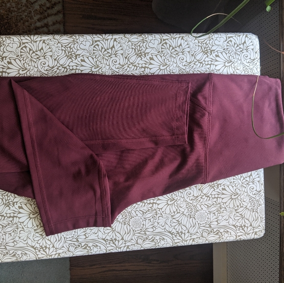 Girlfriend Leggings - Picture 2 of 3